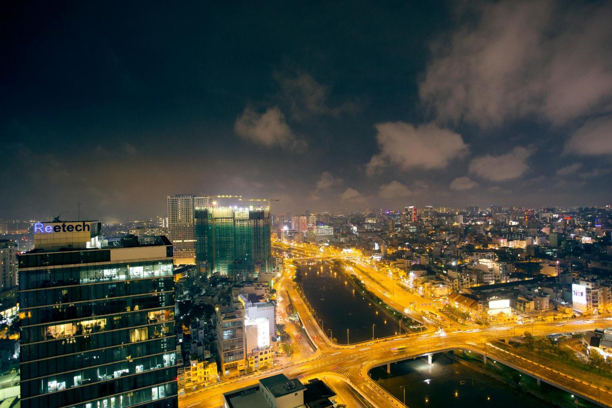 Double E Saigon Apartment Хошимин Екстериор снимка